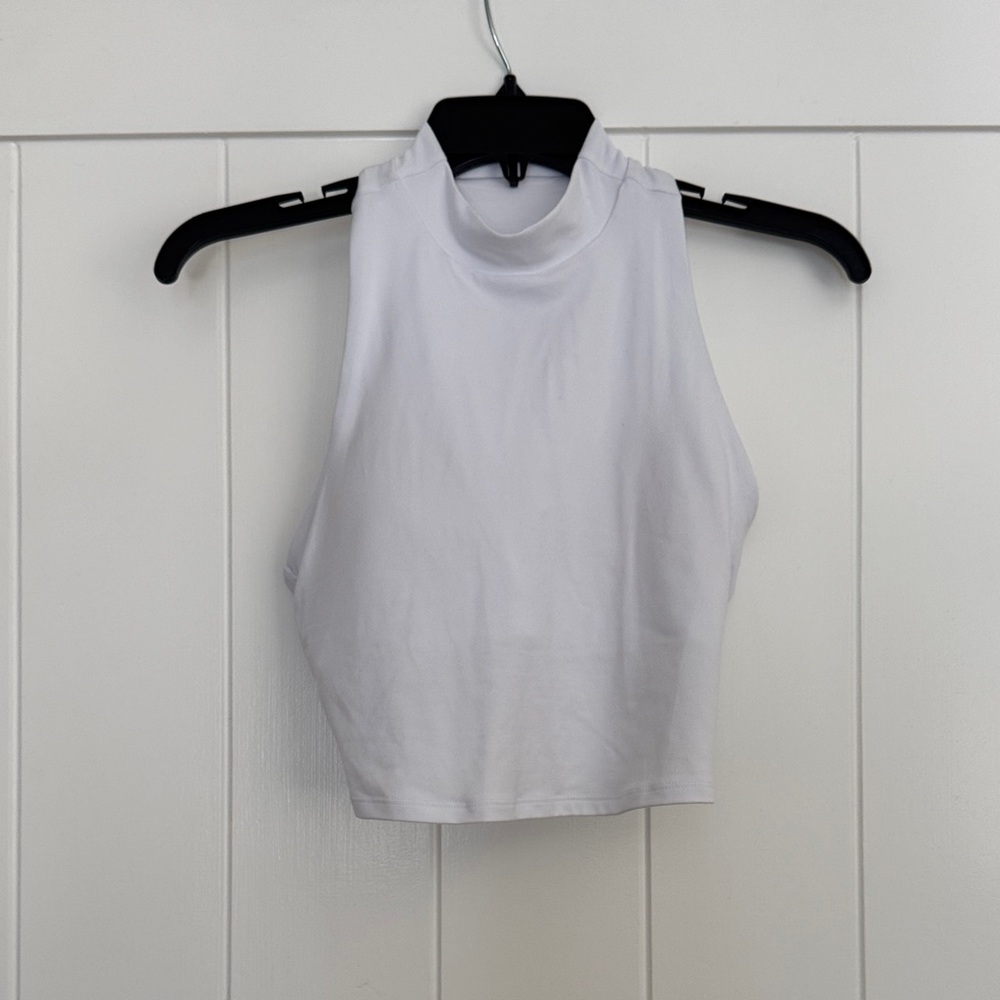 ALO Yoga White Mock neck Sleeveless Crop Top